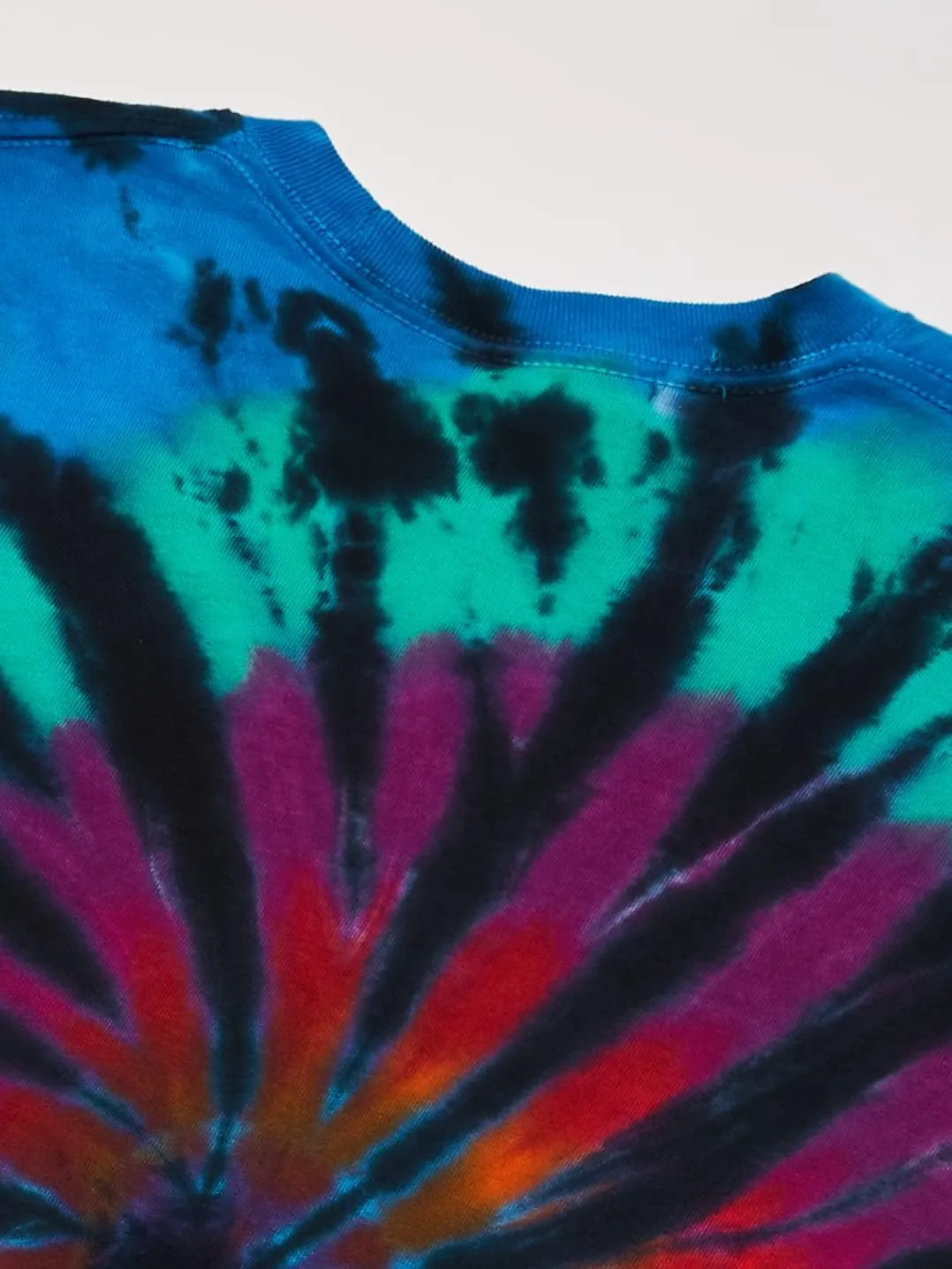 Liquid Blue Men's Rainbow Spiral Streak T-Shirt