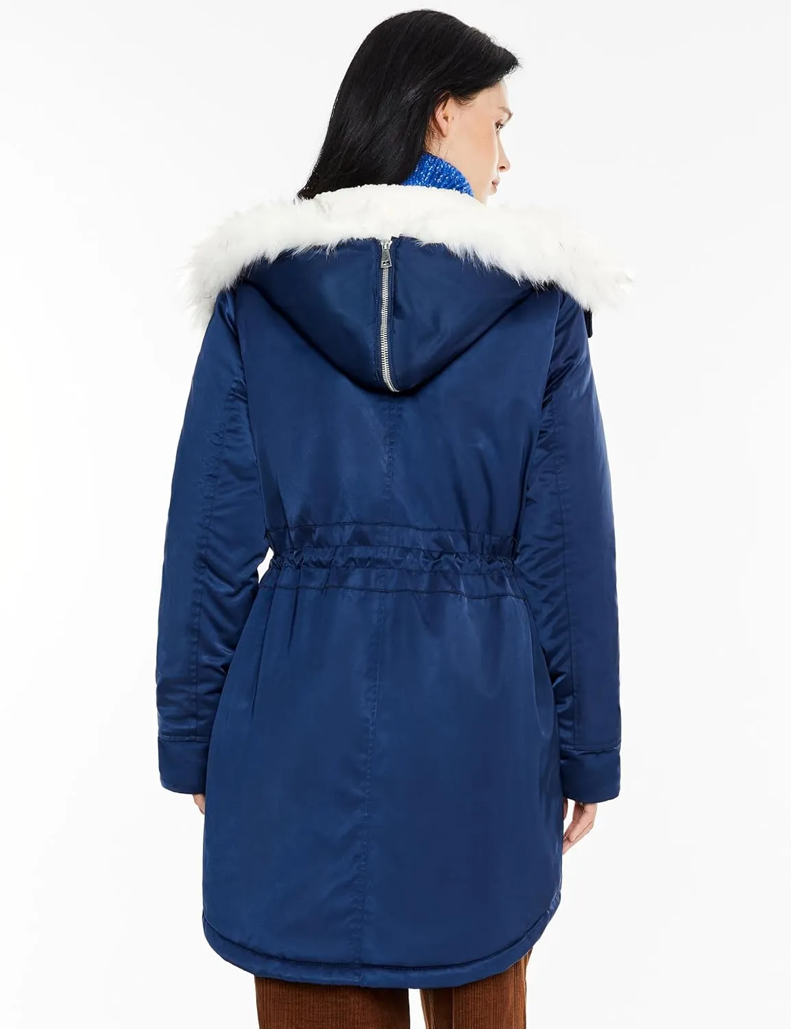 Orolay Women's Long Winter Parka - Fleece Lined Hooded Jacket Warm Coat with Pockets