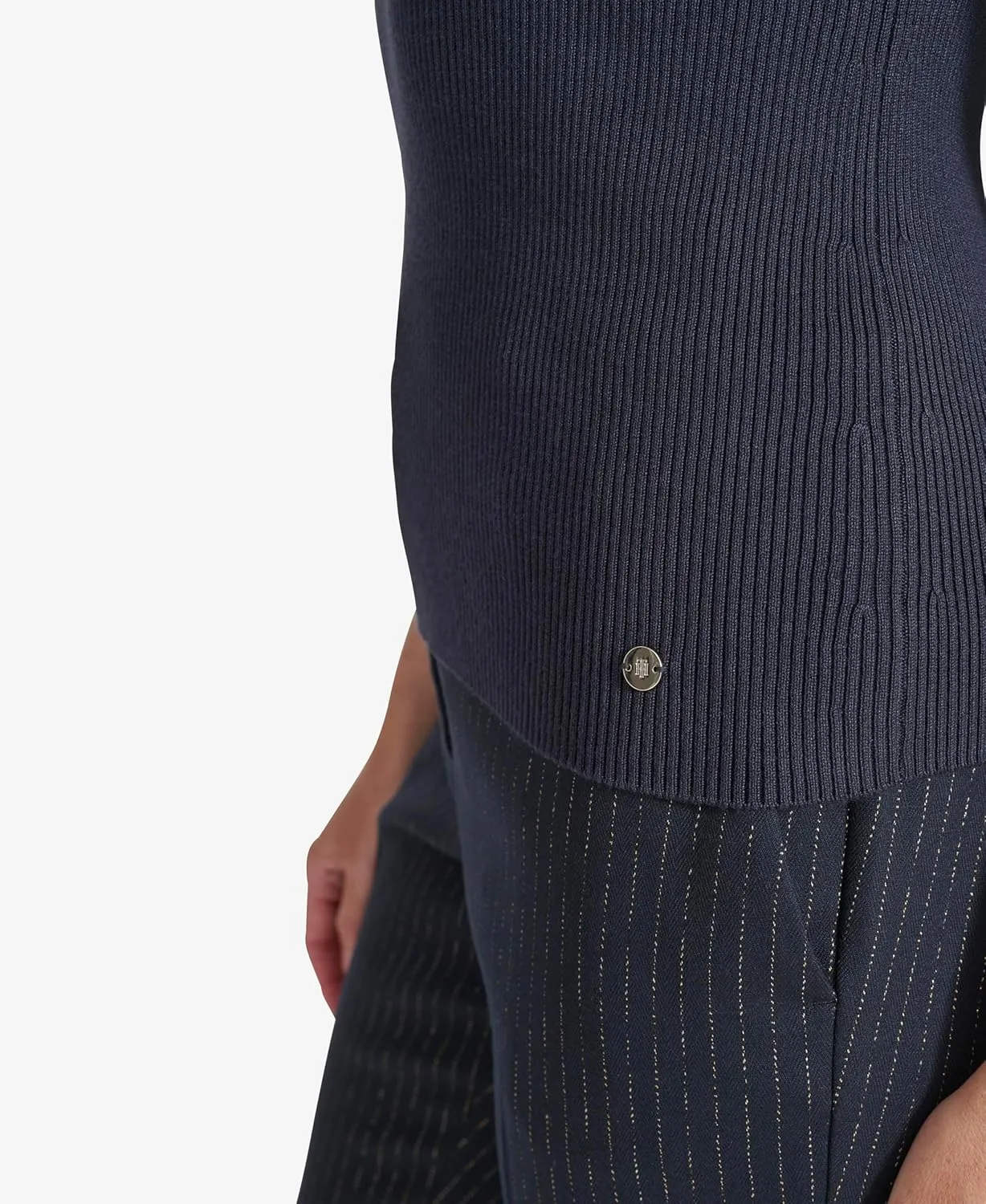 Tommy Hilfiger womens Contrast Trim Sleeveless Sweater